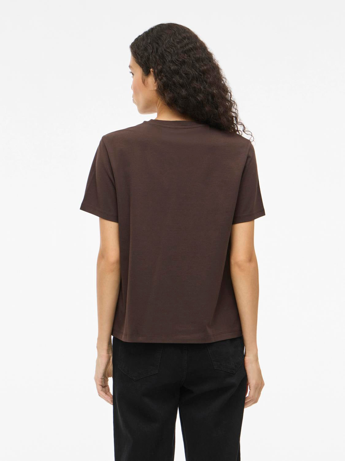 model_shot-back